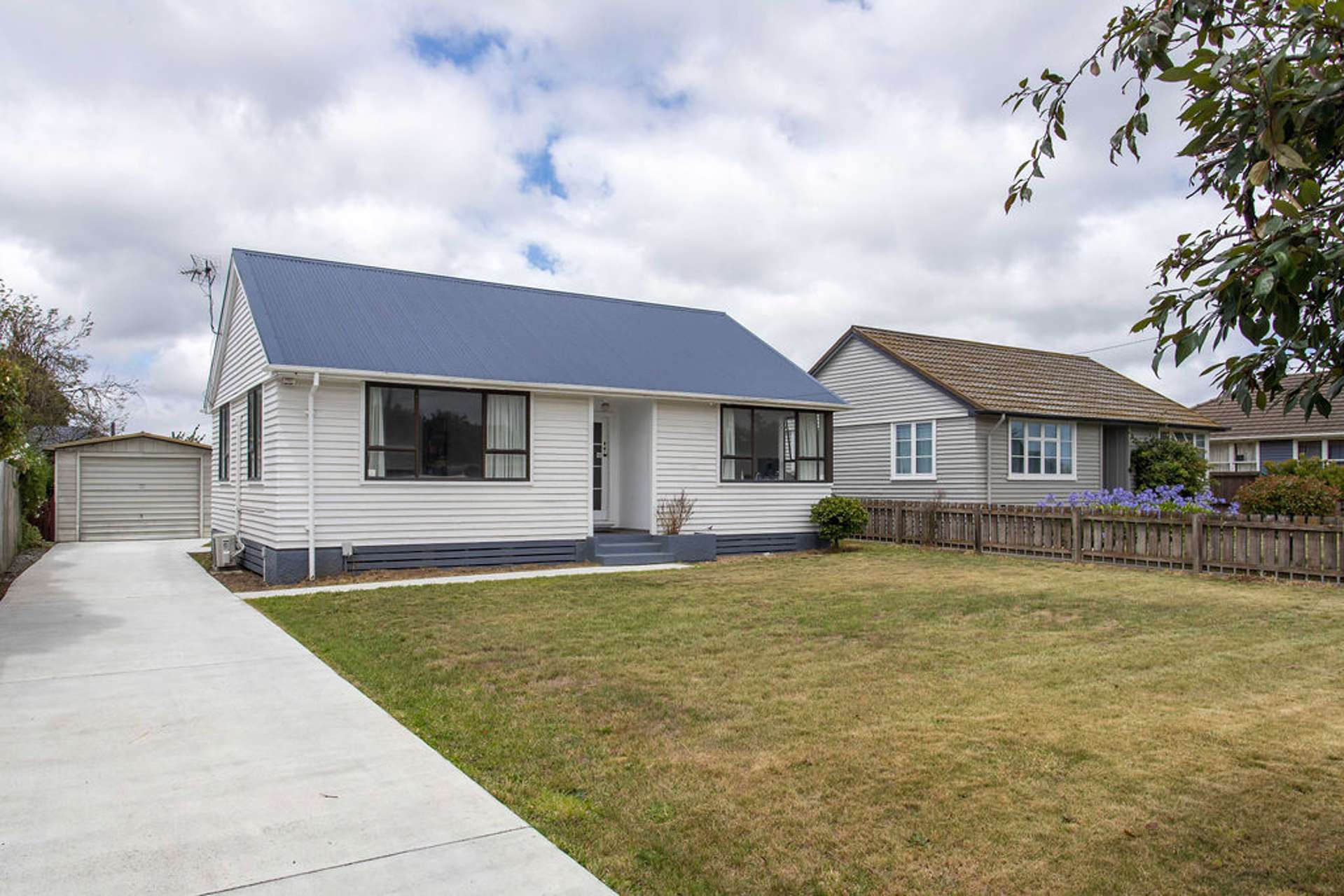 19 Avro Crescent Hornby_0