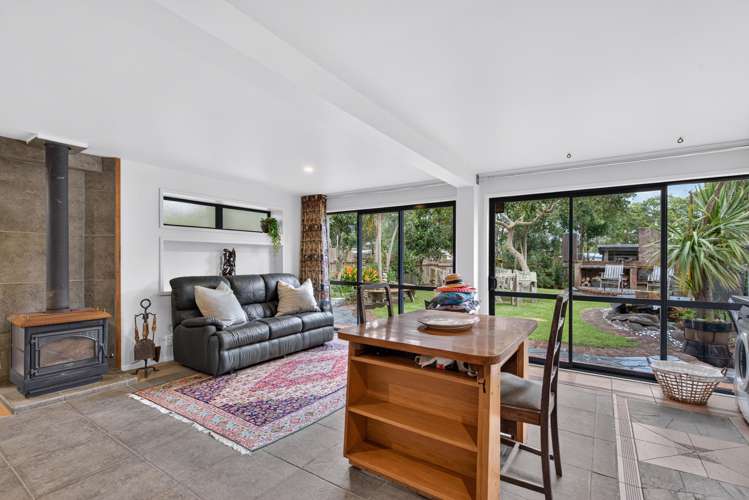 2 Quentin Place, Mahanga Mahia Peninsula_22