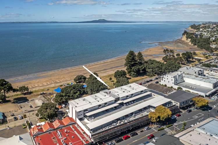 7/6 Beach Front Lane Browns Bay_24