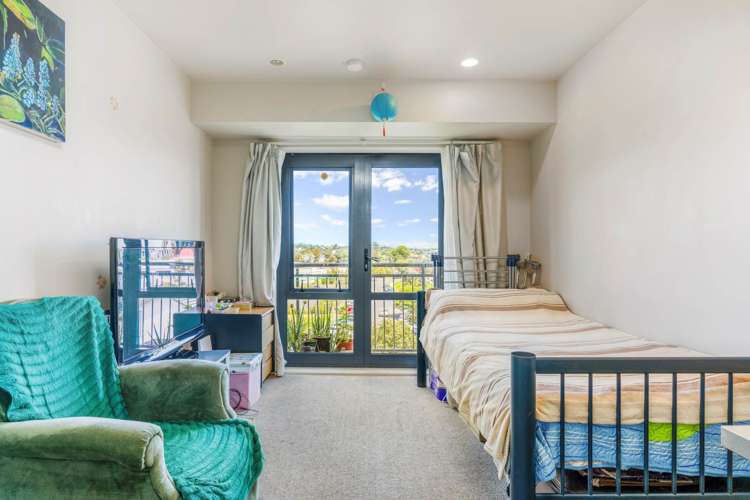 4b/10 Crown Lynn Place New Lynn_4