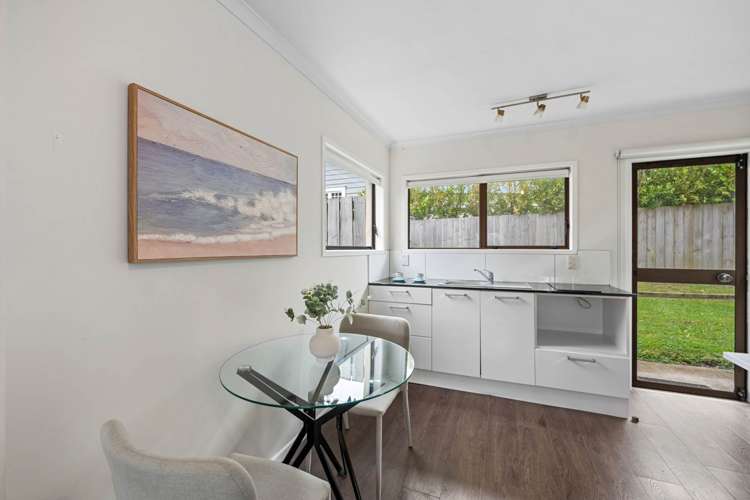 10 Moana Avenue Belmont_13