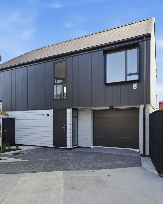 Standalone Masterpiece in Double Westlake Zone