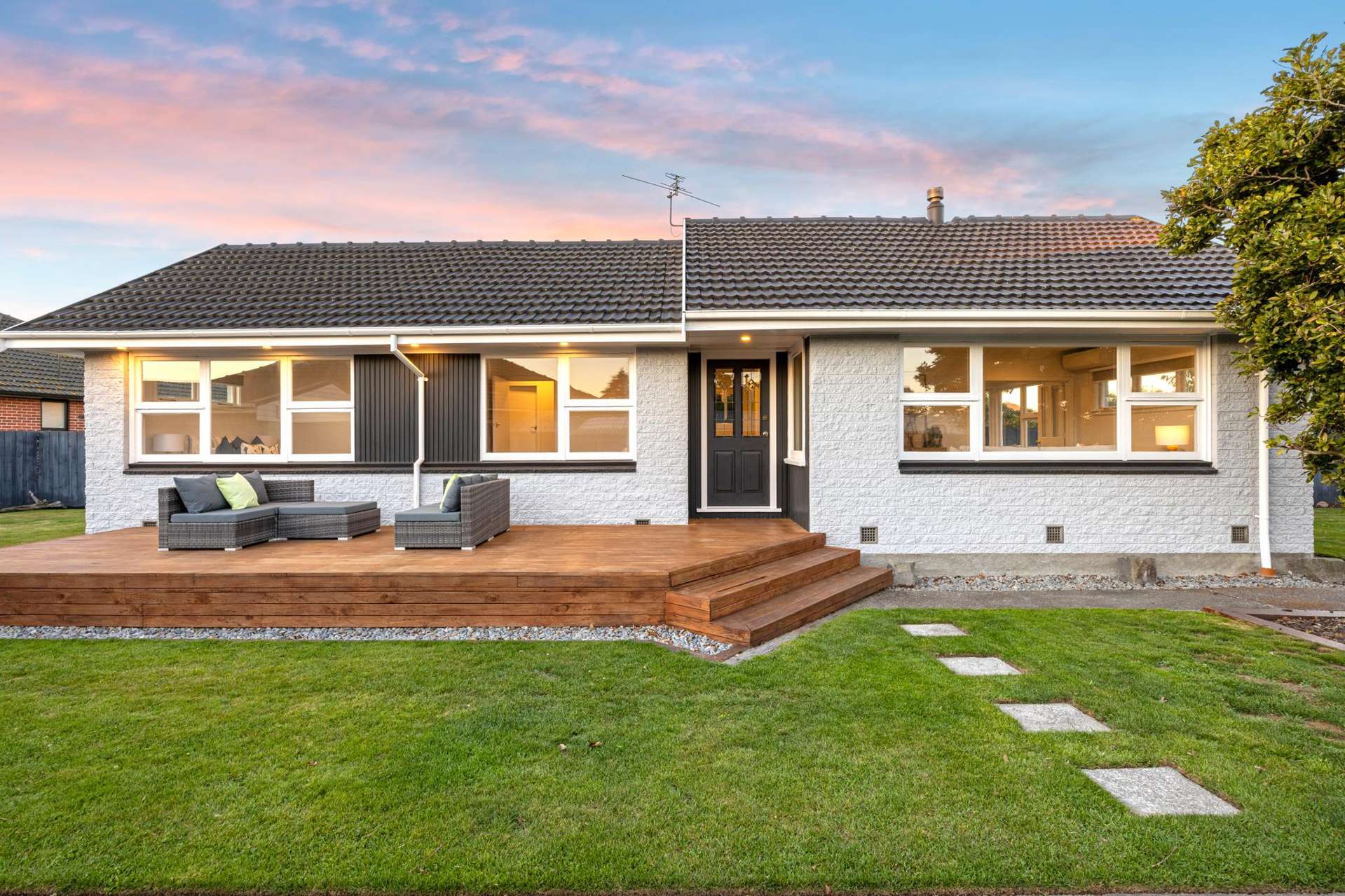 4 Adrian Place Shirley_0