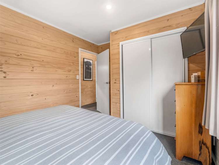 5 Ryton Place Lake Coleridge_17