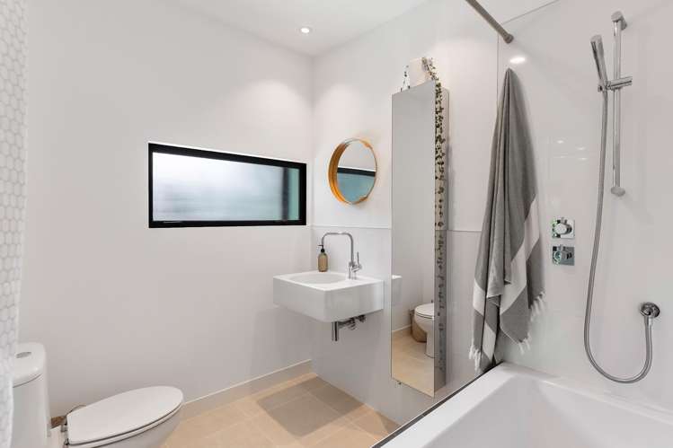 8 Erangi Place Bethells Beach_15