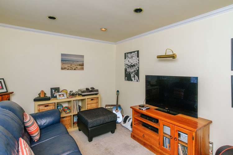 9 James Cook Drive Whitby_6