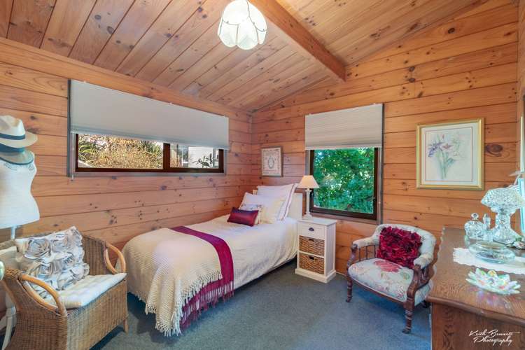 12 Whitechapel Grove Stokes Valley_18