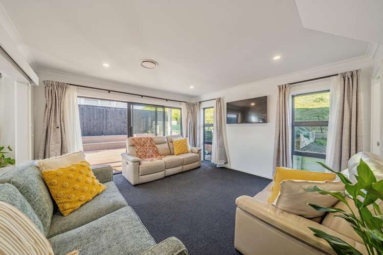 111 Queen Charlotte Drive Aotea_11