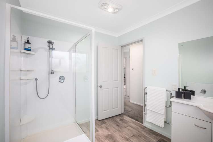 5 Colin Guppy Crescent Riverstone Terraces_15