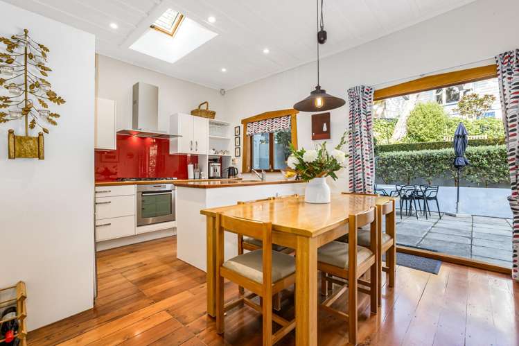 9 Dover Street Island Bay_7