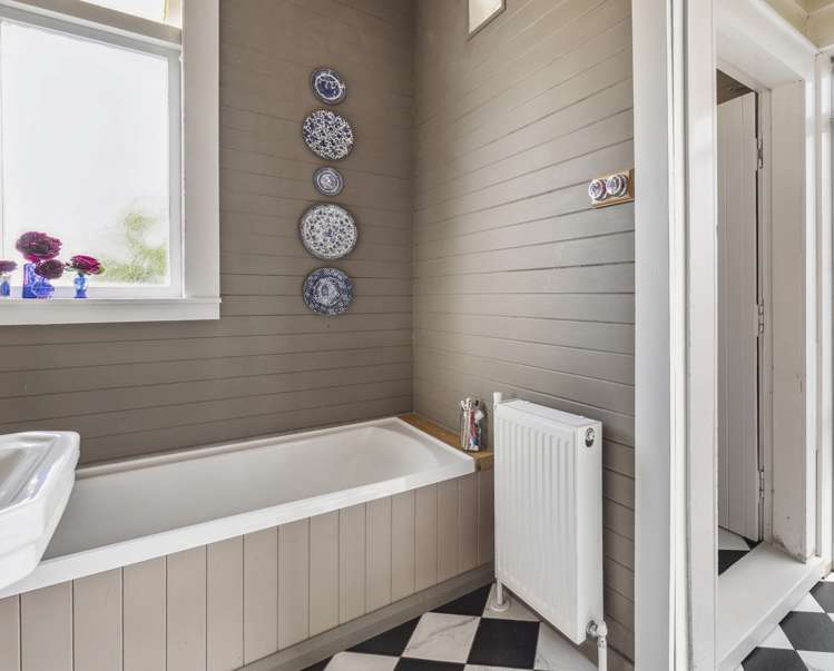 44 Robertson Street Glenholme_18