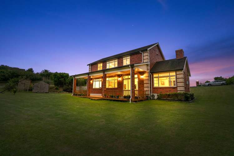 16 Michael Bosher Way Flat Bush_32