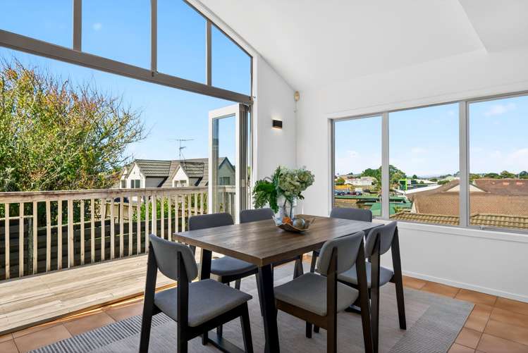 2/10 Windsor Place Mairangi Bay_5