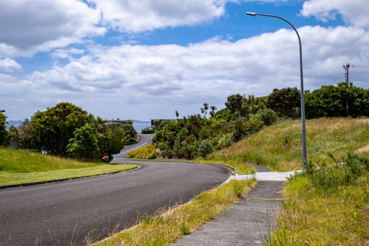 26 Dudley Crescent Cable Bay_16