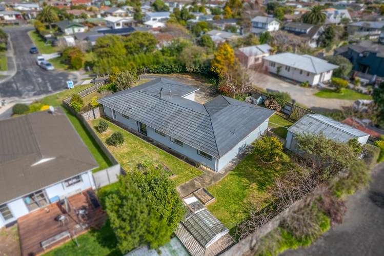 10 Graham Grove Waikanae_23