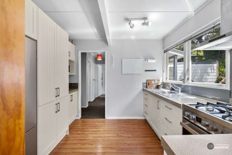 16 Gainsborough Grove Belmont_6