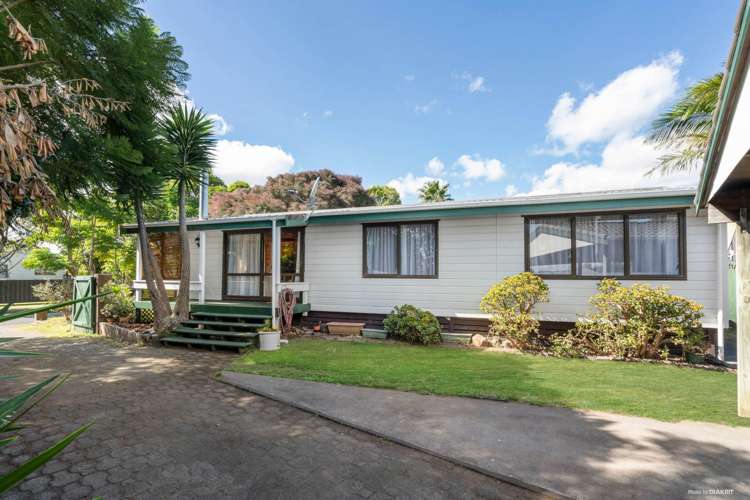 12 Sunningdale Street Wattle Downs_1