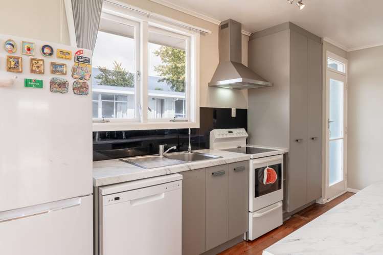 8 Sunrise Avenue Owhata_5