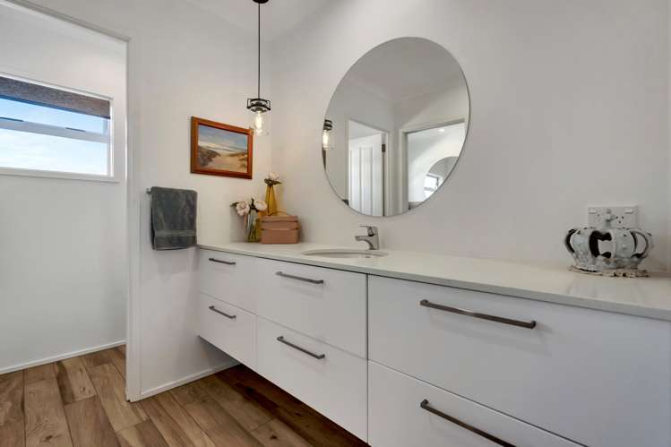 18 Karaka Road Kawakawa Bay_19