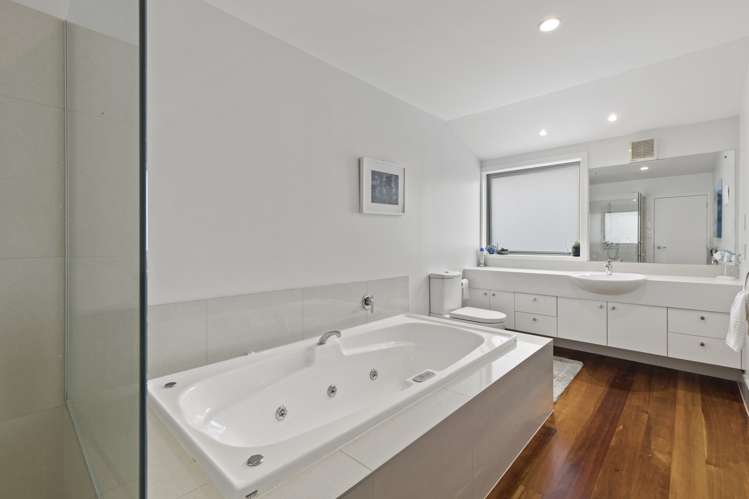 9 Rahopara Street Castor Bay_15