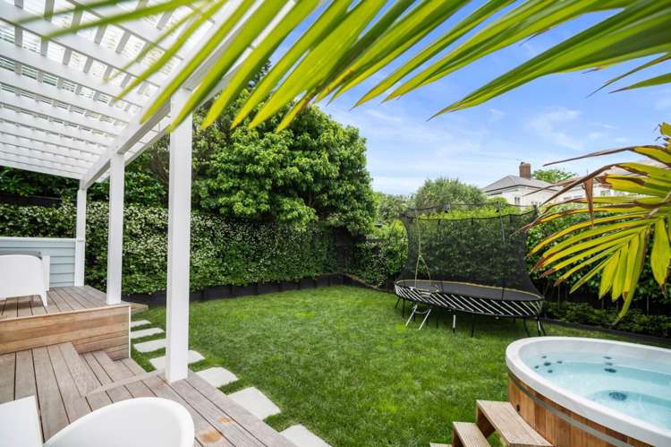 27 Shoal Bay Road Devonport_9