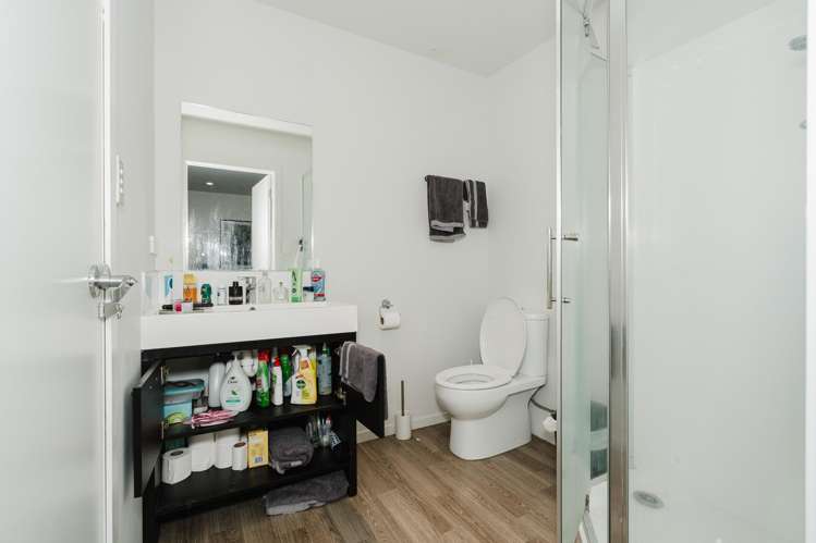 4/100 Knighton Road Hillcrest_6