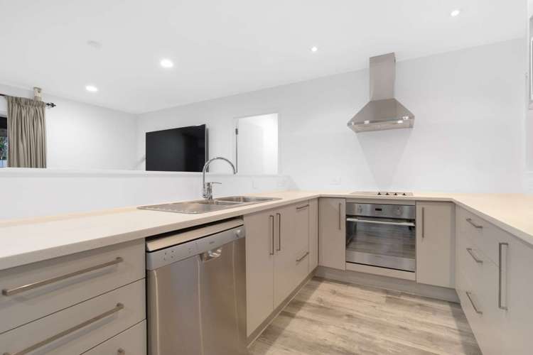 6 Fernhaven Place Massey_11