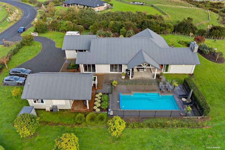 34 Niccone Place Bombay_9