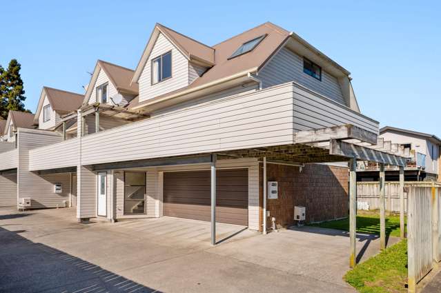 Walk To The Hospital - Ideal First Home