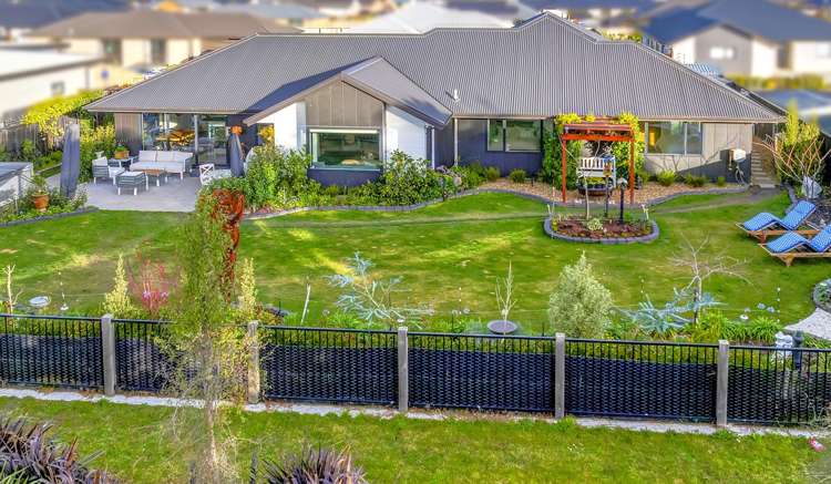 3 Cox Lane Amberley_22