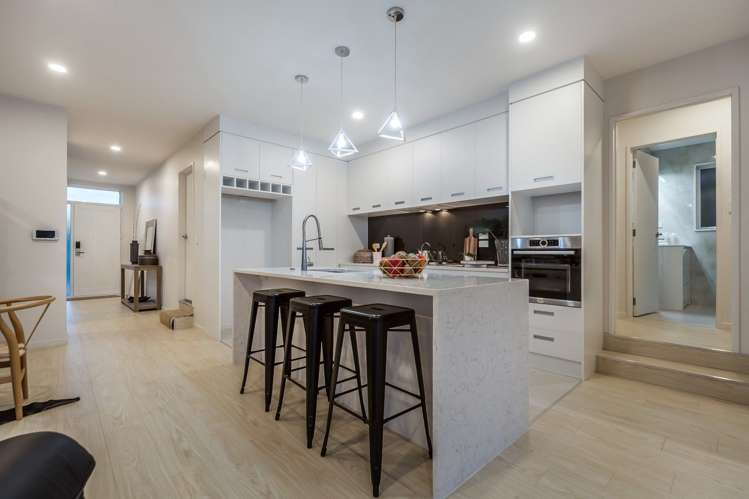 6 Cloghfin Place Flat Bush_5