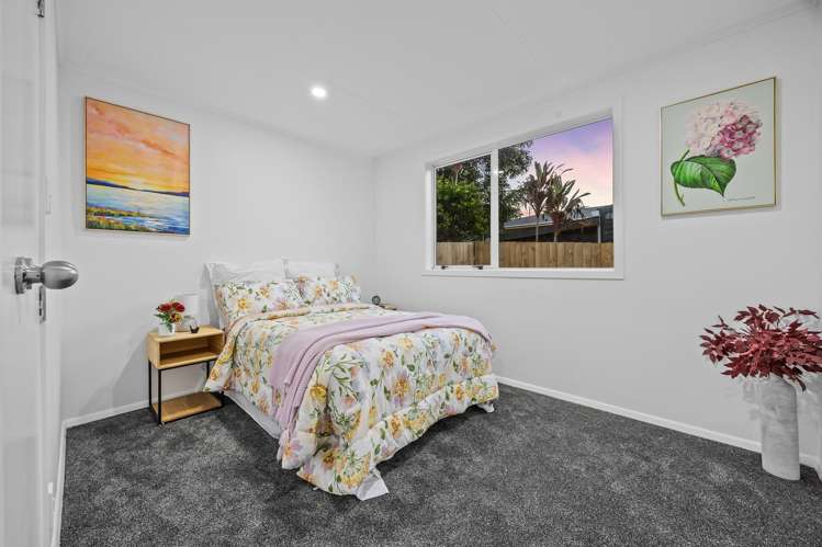 1/2 Enderby Drive Te Atatu Peninsula_16