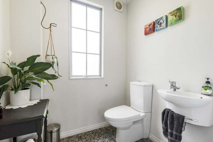 5 Chatham Avenue Paremoremo_26