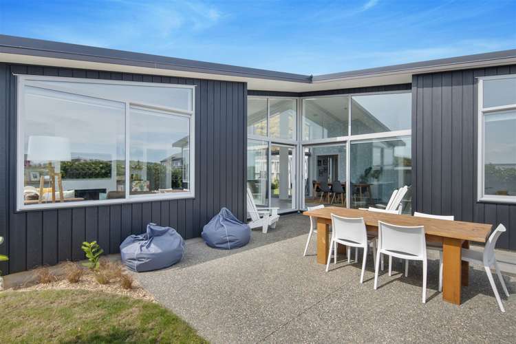 51 Red Beech Avenue Woodridge_17