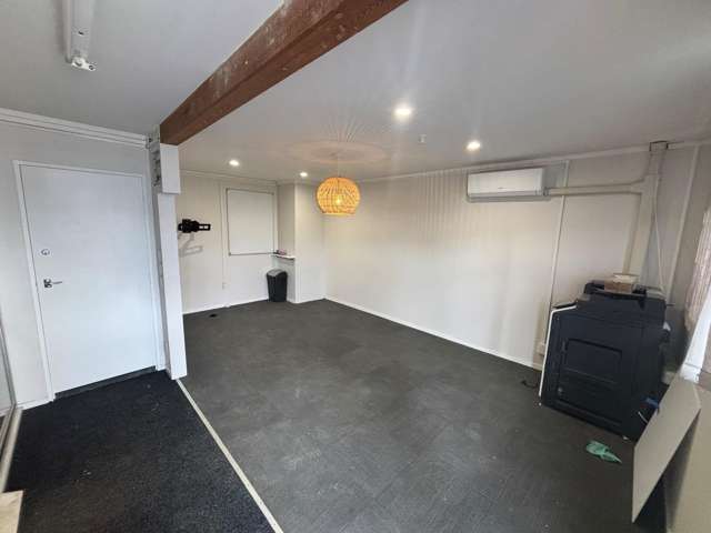 Unit 1, 65 Nelson Street Petone_3
