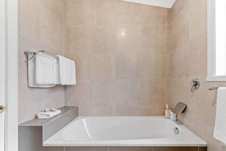 73 Oak River Drive Matakana_16