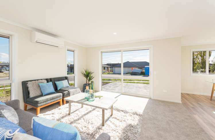 14 Campari Drive Richmond_8