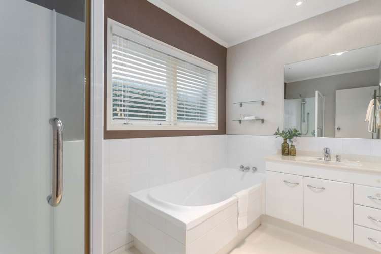 11 Seymour Road Mellons Bay_21