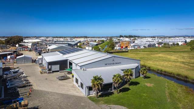 Large Modern Industrial Warehouse | LEASE OR SALE