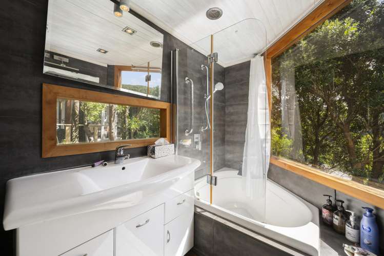 214 Barnard Street Wadestown_13