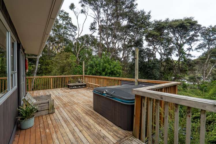 190A Howard Road Orere Point_9