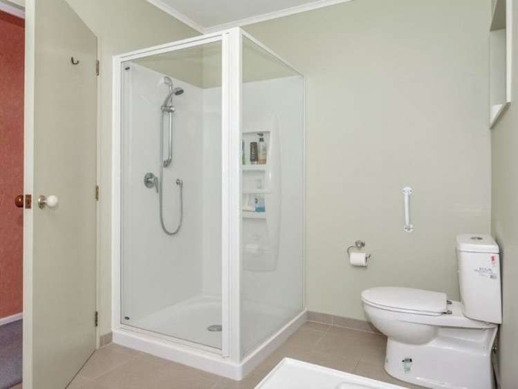 108 Fernleigh Glade Whangamata_16