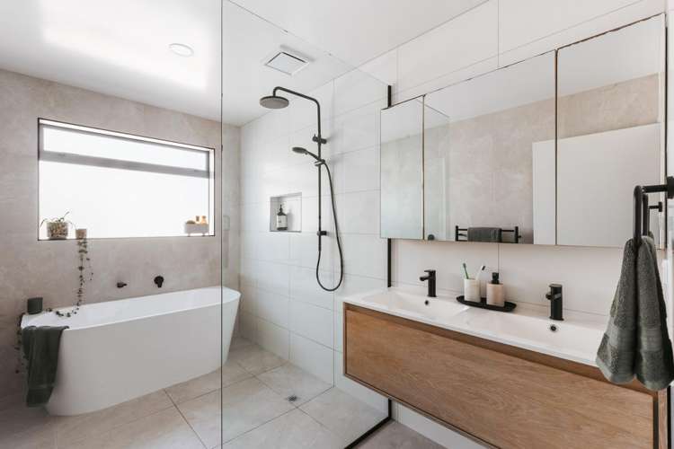 60 Pacific Parade Coastlands_17