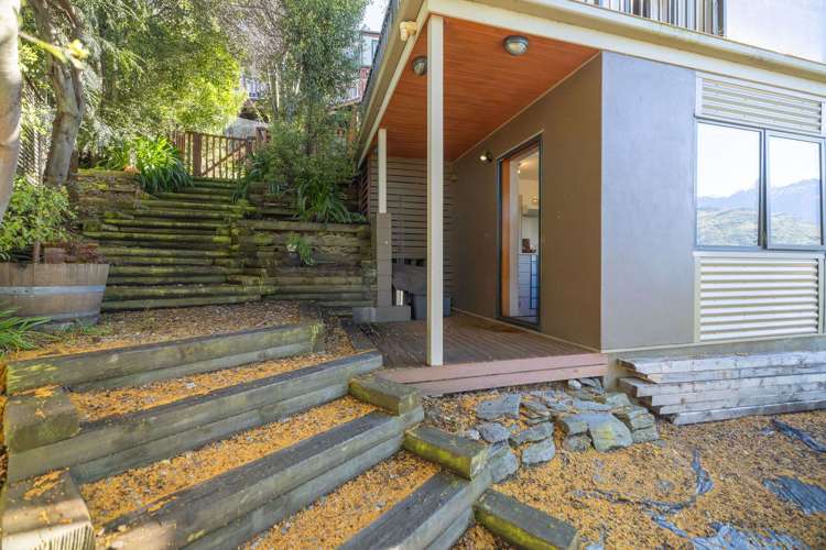 15 Woodbury Rise, Golden Heights, Queenstown_8