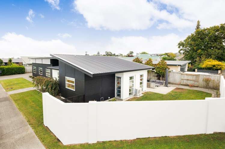 2 Chestnut Close Kelvin Grove_35