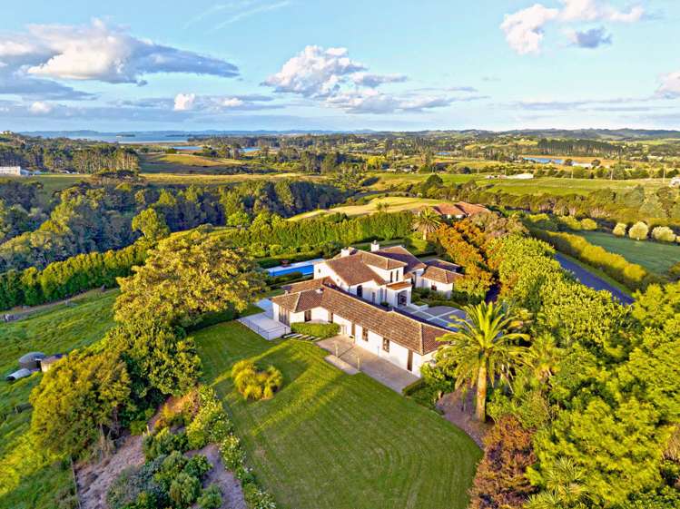 566 Whitford Road Whitford_23