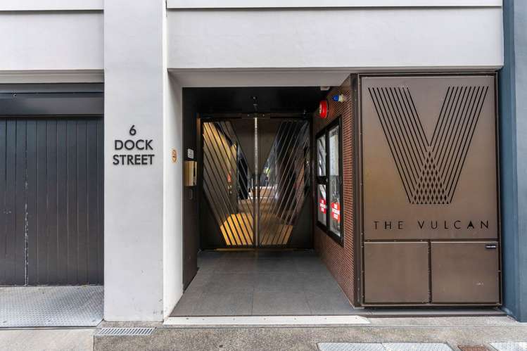 802/6 Dock Street City Centre_25