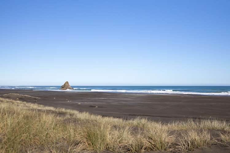 32 Karekare Road Karekare_18