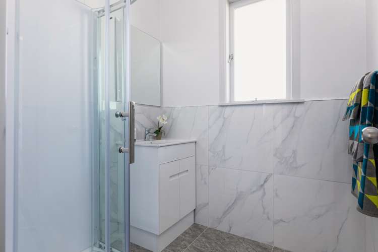 4040 Great North Road Glen Eden_16