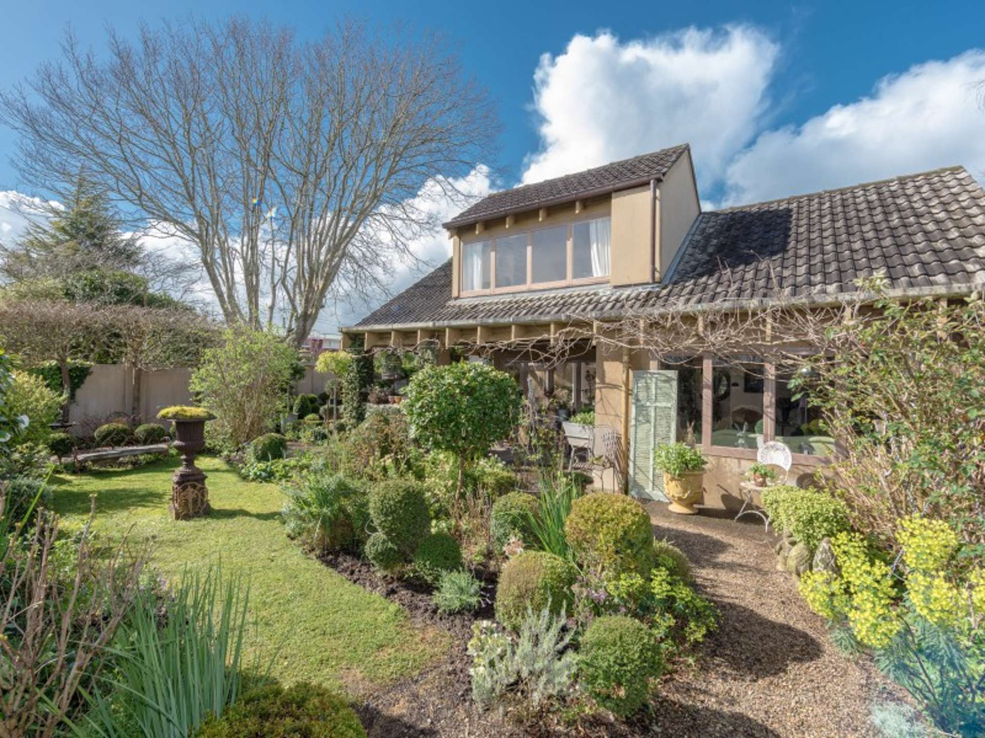 772 River Road Chartwell_0